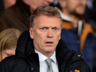 ސަންޑަލޭންޑްގެ ކޯޗު އަންހެން ރިޕޯޓަރަކަށް އިންޒާރުދިން މައްސަލަ ބަލަނީ!