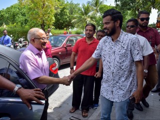 ރައީސް މައުމޫނު ފެކްޝަންގެ އެސްޖީ އަބްދުލް އަލީމްގެ ފޯނު ފުލުހުން އަތުލައިފި