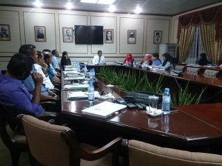 މާލެއާއި އެއް އަގެއްގައި ރަށްރަށަށް ކަރަންޓާއި ފެނުގެ ޚިދުމަތް ދިނުމަށް ހުށަހެޅި މައްސަލަ އާދިއްތަ ދުވަހަށް ތާވަލް ކޮށްފި