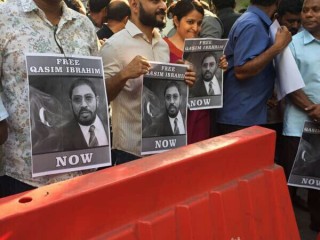 ފާރިސް ހައްޔަރުކޮށް، ޖަލަށް ލާފައި ވަނީ ސިޔާސީ މަސައްކަތުގައި އިސްކޮށް ހަރަކާތްތެރިވެ ވަޑައިގަންނަވަނިކޮށް