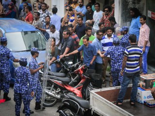 އިދިކޮޅު ސިޔާސީ ލީޑަރުން ޖަލަށްލުމާއި ބިރުދެއްކުން ހުއްޓާލުމަށް އީޔޫއިން ގޮވާލައިފި