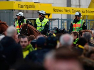 ބޮރޫޝިއާ ޑޯޓްމަންޑް ދަތުރުކުރަމުން ދިޔަ ބަސް ކަރީގައި އެއްޗެށް ގޮވައި ކުޅުންތެރިއަކަށް އަނިޔާ ވެއްޖެ