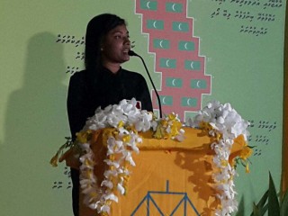 ދަރުބާރު ފެކްޝަނުގައި ތިބި މަޖިލިސް މެމްބަރުންނަކީ މޮޔައިން: ރޮޒެއިނާ