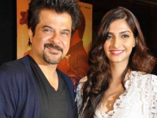 އިންޑިއާގެ ރައީސްގެ އަތްޕުޅުން ސޯނަމް އަށް އެވޯޑް ލިބޭތީ ބައްޕަ އަނިލް އުފަލުން