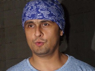 ސޯނޫ ނިގަމްއަށް ކީ ފާޑު ކިޔުންތަކާއެކު އޭނާގެ ގޭގެ ސެކިއުރިޓީ ބަލަހައްޓަން ފަށައިފި