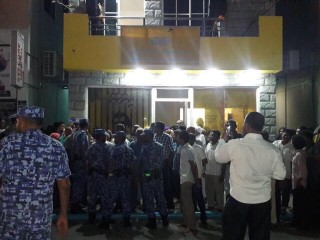 ގުޅިފައިވާ ޕާޓީަތކުން ބޭއްވި ކަންމަތީ ބައްދަލުވުން އިންޒާރެއް ނުދީ ރޫޅާލައިފި