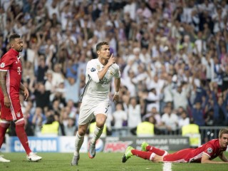 ޗެމްޕިއަންސް ލީގު: އެންޗެލޮޓީ އަށް ރޮނާލްޑޯ ނުހިފެހެއްޓި، ބަޔާން ކަޓައި ރެއާލް ސެމީއަށް