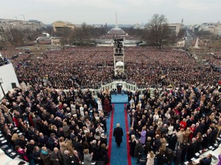 ޓްރަމްޕް ހުވާކުރުމުގެ ރަސްމިއްޔާތައް ވެނެޒުއޭލާއިން ފަސް ލައްކަ ޑޮލަރު ދިން