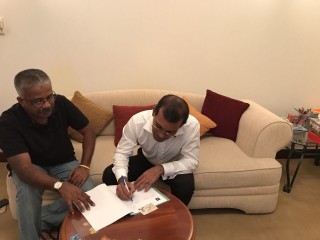 ބްރޯޑްކާސްޓިން ކޮމިޝަނުގެ މެންބަރުން ވަކި ކުރުމަށް އެދި ހުށަހަޅާ ޕެޓިޝަންގައި ރައީސް ނަޝީދު ސޮއި ކުރައްވައިފި 