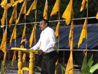 ބެޔަސް ނުބެޔަސް 10،000 ރުފިޔާ ދިނުމުގެ ބަދަލުގައި ދަނީ މަސްވެރިންނަށް އަނިޔާ ކުރަމުން:ފަލާހް