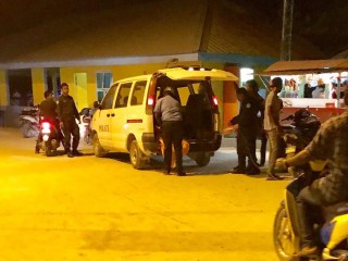 މާފުށީގައި ހުރި އެމްޑީޕީގެ ބޮޑުދިދަ ފުލުހުން ގެންގޮސްފި