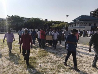 ޔާމީންގެ ހަށިގަނޑު ވަޅުލައިފި