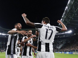 އިޓާލިއަން ސެރިއާ: ބޮޑު ތަފާތަކުން ޖެނޯއާ ބަލިކޮށް ޔުވަންޓަސް އަށް 11 ޕޮއިންޓްގެ ލީޑެއް