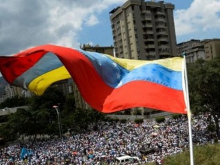 ވެނެޒުއޭލާ - އިންތިޚާބުގައި ގިނަ މައްސަލަތަކެއް ހުރިކަމަށް އިދިކޮޅު ފަރާތްތަކުން ބުނޭ