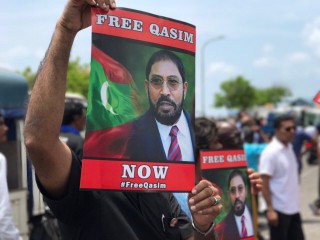 ތިން އަހަރުގެ ޖަލު ހުކުމެއް އައިސްފައިވާ ގާސިމް ދޫކޮށްލުމަށް ގޮވާލާ ޕޯސްޓަރެއް 