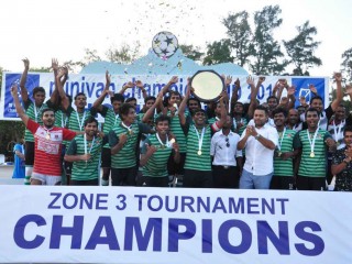 ޒޯން ތިނެއްގެ ޗެމްޕިއަން ކަމާއެކު އޭދަފުއްޓަށް ރަތް ދޫލައިގެ މަރުހަބާއެއް