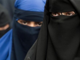 ޖަރުމަނުގައި ވަކި ބަޔަކަށް މޫނުބުރުގާ މަނާކުރަނީ