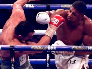 ތިމަންނައަކީ އެވަރެސްޓް ފަރުބަދަ ކަމަށް ބުނި ކްލިޗްކޯ ޖެހިޖެހީނުން ދަންމާލައިފި!