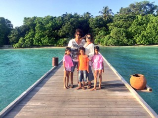 ފަރާ ހާން އާއިލާއާ އެކީ ރާއްޖޭގައި