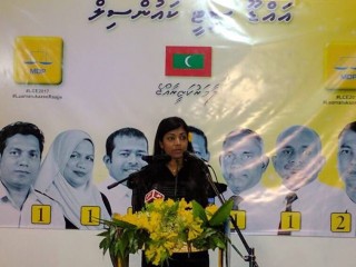 މިއަދު މުޒަހާރާއަށް ނިކުންނަން ތައްޔާރު، މެއި ޑޭ އަށްވުރެ ތިން ގުނައަށް މީހުން އިތުރު: ރޮޒެއިނާ  