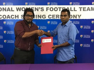 ބައްސާމްގެ ދައުރު ނިމެންދެން އަންހެން ފުޓުބޯޅަ ޓީމުގެ ކޯޗަކަށް އާތީ 