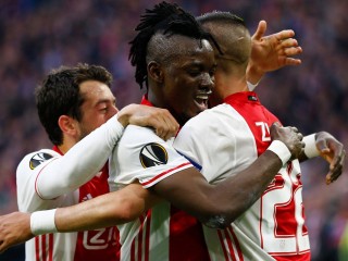 ލިޔޯން އަތުން މޮޅުވެ އަޔެކްސް ފައިނަލާ ގާތަށް