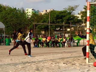 ހޭންޑްބޯލް: ސޯޅަ އަހަރުންދަށުގެ ޗެމްޕިއަންކަން ދަރުމަވަންތައާއި މާފުށީ ސްކޫލަށް