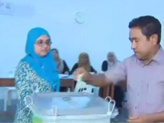 ރައީސް އަބްދުﷲ ޔާމީން  ދާދި ދެންމެ ވޯޓް ލައްވައިފި 