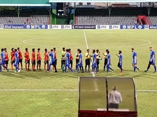 އީގަލްސް އިން ނިއު ރޭޑިއަންޓް ބަލިކުރި އިރު، ޔޫވީ އަތުން ވިކްޓްރީއަށް މޮޅެއް