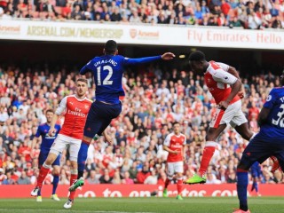 އާސެނަލުން ޔުނައިޓެޑްގެ މައްޗަށް ކުރި ހޯދައިފި