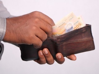 ފަސް ރުފިޔާގެ ޕޮލިމާ ނޫޓު މިމަހުގެ 10 ވަނަ ދުވަހުގައި ނެރެނީ