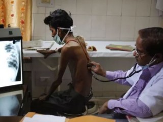 އިންޑިއާގެ ޑޮކްޓަރުންނަށް މާޝަލް އާޓް ދަސްކޮށްދެނީ