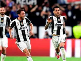 ޔުވެންޓަސް ޗެމްޕިއަންސް ލީގުގެ ފައިނަލަށް