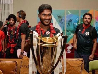 ޓީސީގެ މިޑްފީލްޑަރު ބޮންޑާ ކުޅުން ހުއްޓާލަނީ