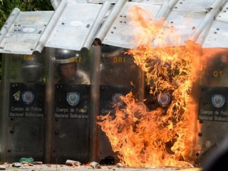 މުޒާހަރާގައި މަރުވި ކިޔަވާ ކުއްޖާ މަރާލީ ސިފައިން: ވެނެޒުއޭލާގެ ޗީފް ޕްރޮސިކިއުޓަރު