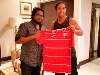 ރާއްޖޭގެ ފުޓުބޯޅައާ ބެހޭ ގޮތުން ރޮނާލްޑީނިއޯ އާއި ބައްސާމް މަޝްވަރާކުރައްވައިފި