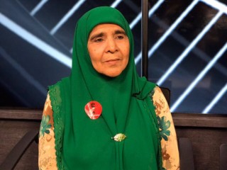 ބައްދަލު ނުވީ ރައީސްގެ ދެކަނބަލުންނާ އެކަނި: ރިލްވާންގެ މަންމަ