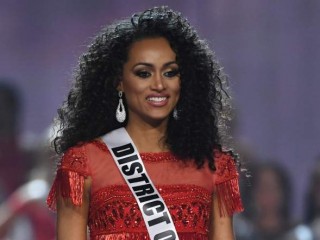 އެމެރިކާގެ ރީތީގެ ރާނީއަކަށް ސައިންޓިސްޓް ކާރާ މަކާލޯ އަށް!