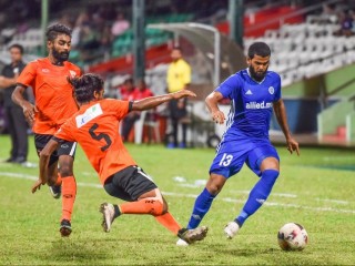 ނިއުރޭޑިއަންޓުގެ މުހިންމު ކުޅުންތެރިންތަކެއް ސަސްޕެންޑްކޮށްފި