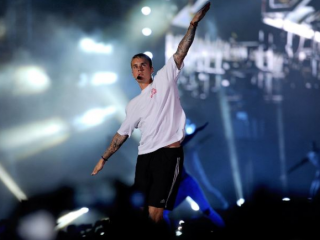 ޖަސްޓިން ބީބާ އާ އަލްބަމެއް ހަދަނީ