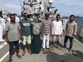 ގެއްލުނު ކޮޅުވެއްޓީގައި ތިބި މީހުން މާލެ ގެނެސްފި 