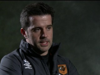 ކްރިސްޓަލް ޕެލަސްއިން ކޯޗް މާކޯ ސިލްވާ އާއި މަޝްވަރާ ކުރަނީ 