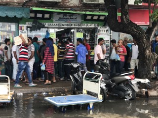 ސިޔާސަތުތަކަށް ގެންނަ ބަދަލުތަކުން ވިޔަފާރިވެރިން ތިބީ ހިތްހަމަނުޖެހިފައި