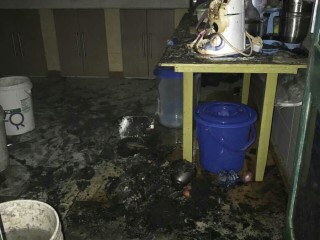 ހުކުރު ދުވަހުން ފެށިގެން ތިމަރަފުށީގައި ކަރަންޓެއް ނެތް، ގެއެއްގައި ވަނީ ރޯވެފައި