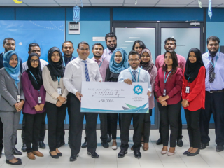 ނަގޫރޯޅީގައި ހާލުގައި ޖެހުނު އާއިލާތަކަށް މީރާގެ މުވައްޒަފުން 60،000ރ. ހަދިޔާކޮށްފި 