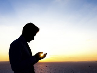 ބަންގި ގޮވާ އަޑު އިވިގެން އިސްލާމްދީނަށް ހިތްޖެހުނު އެމެރިކާ މީހެއްގެ ވާހަކަ!