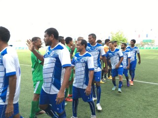 ގްރޫޕް ބީގެ އެއްވަނަ ޓީމުގެ ގޮތުގައި ނިއު ސެމީއަށް