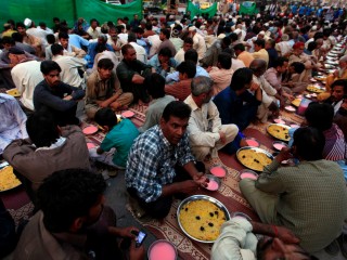 އެންމެ ގިނަ ވަގުތު ރޯދައަށް ހުންނަންޖެހޭ ގައުމު އިނގޭތަ؟