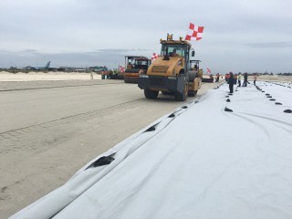 ވެލާނާ އެއާޕޯޓްގެ އާ ރަންވޭގައި ތާރު އެޅުމުގެ މަސައްކަތް ފަށައިފި