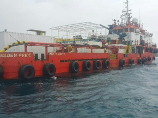 ކުއްލި ހާލަތުގައި އުލިގަމަށް ބަނދަރުކުރި ޓަގު ބޯޓް އަދި ނުފުރާ!